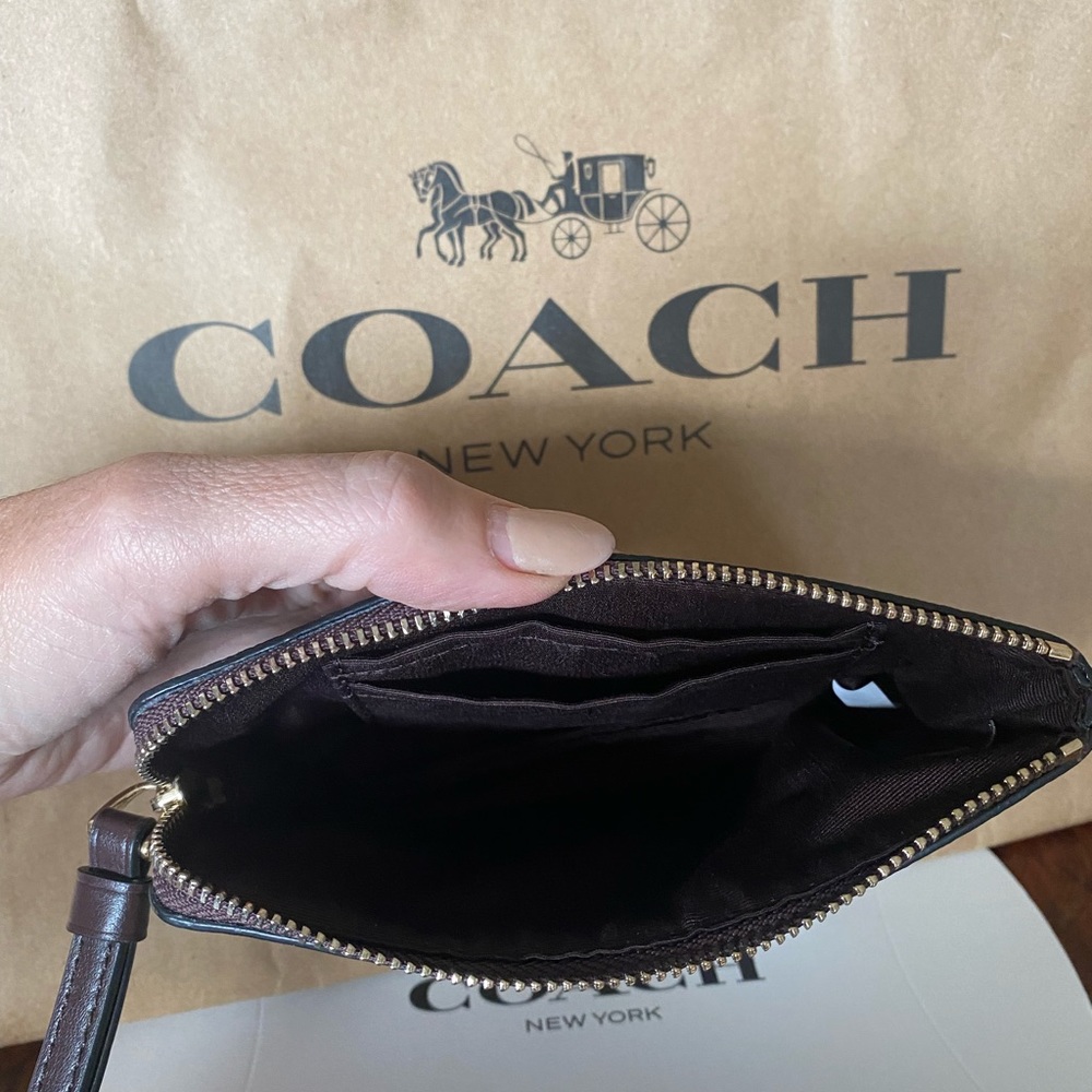 NWT- Authentic Coach Floral Canvas Wristlet - Picture 6 of 7